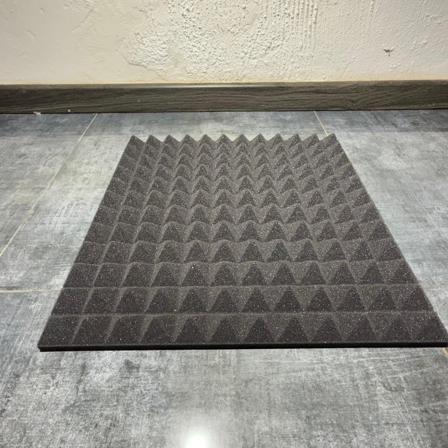 Palmeta Acústica Piramidal (48x48)